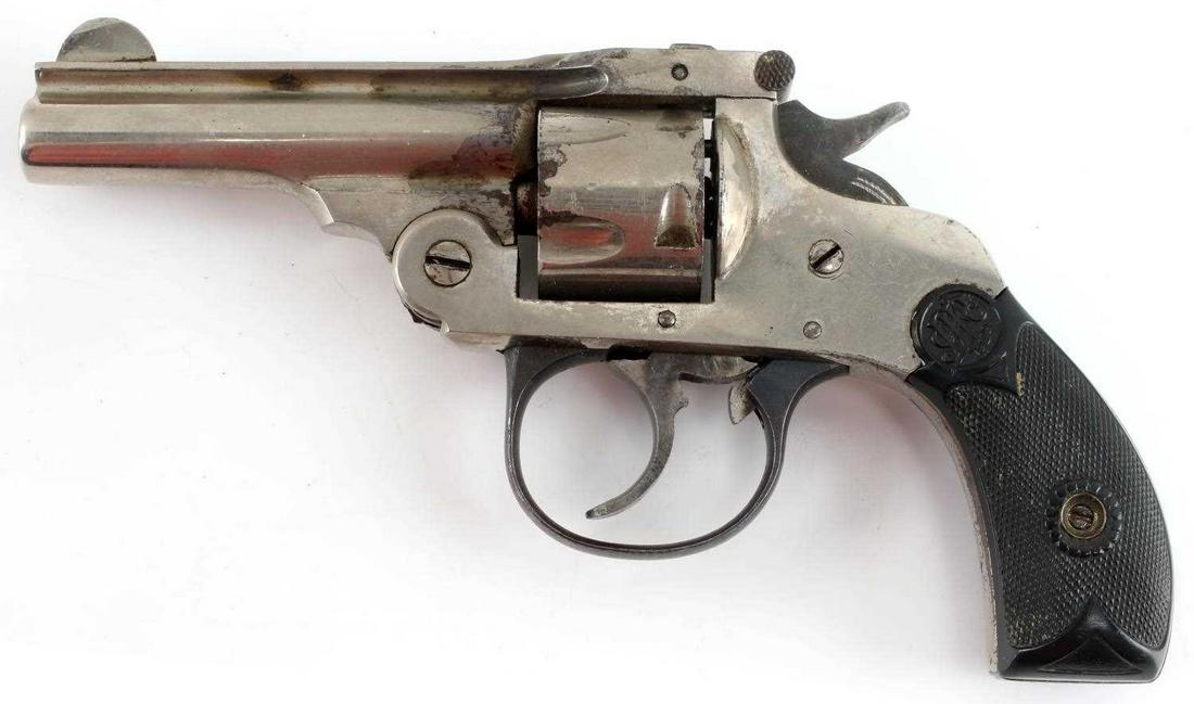 MERIDEN MODEL 1907 DA TOP BREAK REVOLVER .32 CAL: Nickel finish, maker marked to top rib, 3 inch barrel with good clear bore, bakelite grips, double action works. Corner chip loss of one grip. Good condition. Requires FFL or C&R for transfer. Cannot