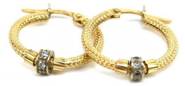 PAIR OF 18K GOLD HOOP EARRINGS WITH DIAMONDS.