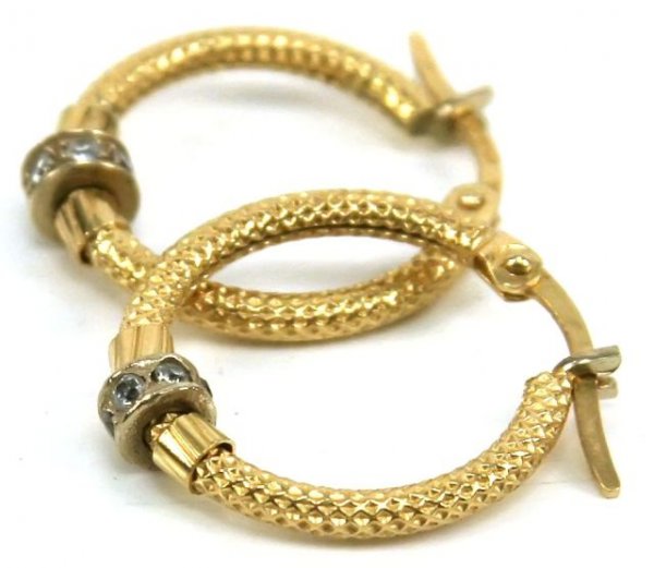 PAIR OF 18K GOLD HOOP EARRINGS WITH DIAMONDS. - 2