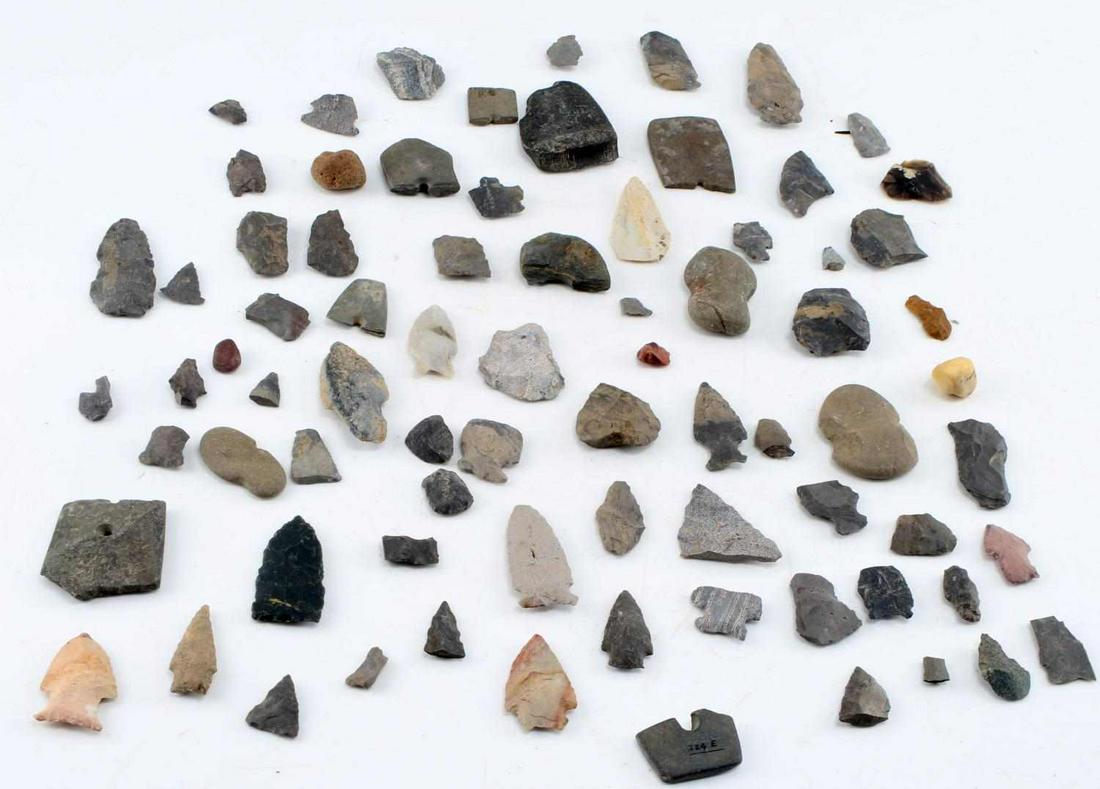 LARGE LOT OF GROUND FIND ARROWHEADS POTTERY MORE: Approximately 60 points and shards other artifacts including bannerstones and gorgets. All from northern regions. Variety of sizes and styles. Most in good condition.