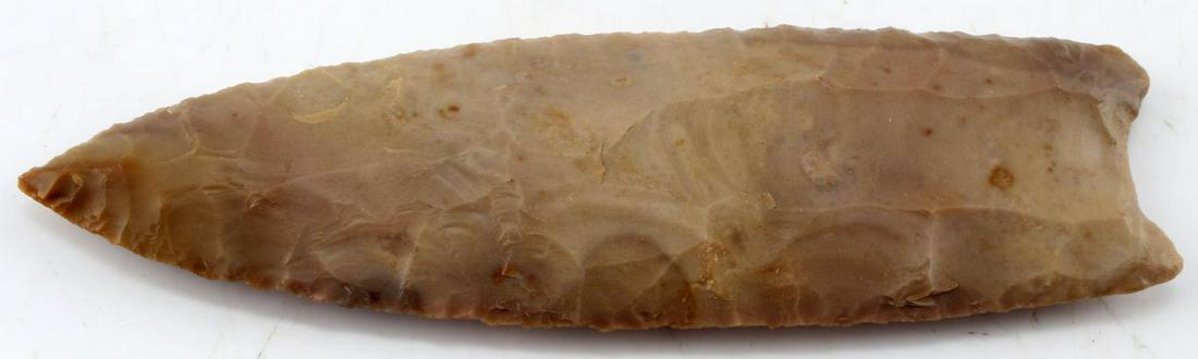 TENNESSEE FOUND PALEO POINT ARROWHEAD: Lavinia Tennessee area found Paleo, double flutes, consistent broad flaking with nice patination measuring 4.5 inches.
