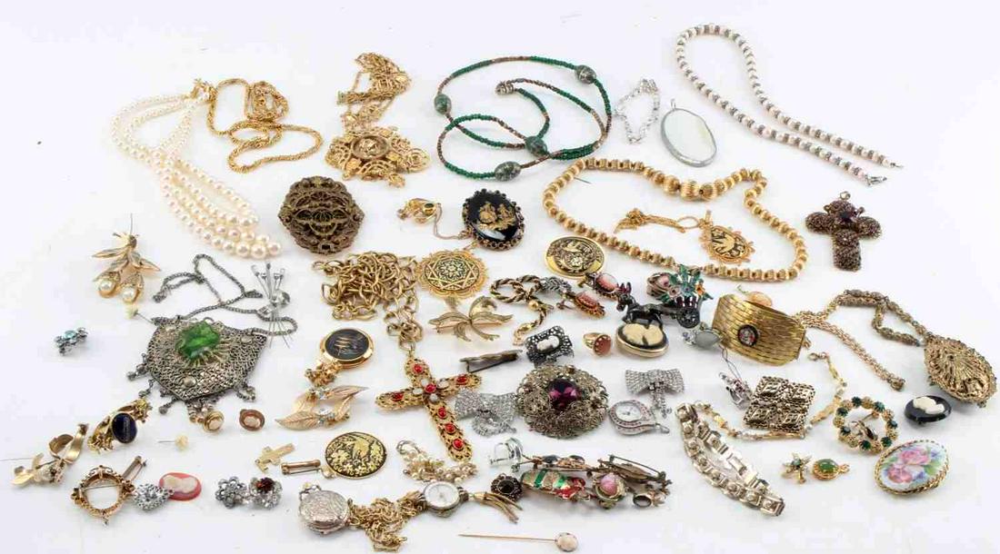 VINTAGE AND ANTIQUE COSTUME JEWELRY & CAMEO LOT: Vintage and antique pieces with some use wear but in overall good wear or resale condition. Lot includes 1/20 12kt G.F., Richelieu, West Germany, Napier, Damascene Spain, Monet, Van Dell.