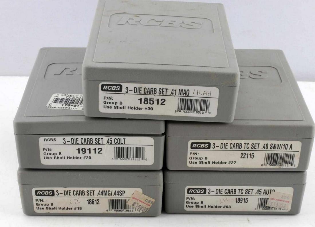 LARGE 3 CARB RELOADING DIE 40 45 44 41 CAL LOT 5: Large 3 Carb Reloading Die .40S&W/10MM auto, .45 Colt, .45 Auto, .44 Magnum/.44 SPL, .41 Magnum. The .45 Auto only has 2 carbs available. Each is made by RCBS and includes the original case. Some addi