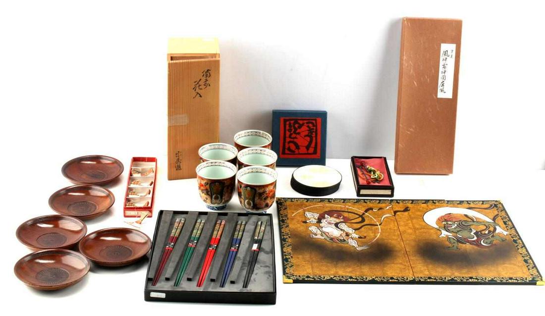 VINTAGE JAPANESE BOWLS CHOPSTICKS RESTS & DECOR: 5 bowls 3x3 inches, coaster set chopstick set , 5 chopstick rests, place mat and wood saucers 4 3/4 inch diameter, all but saucers are in original boxes.