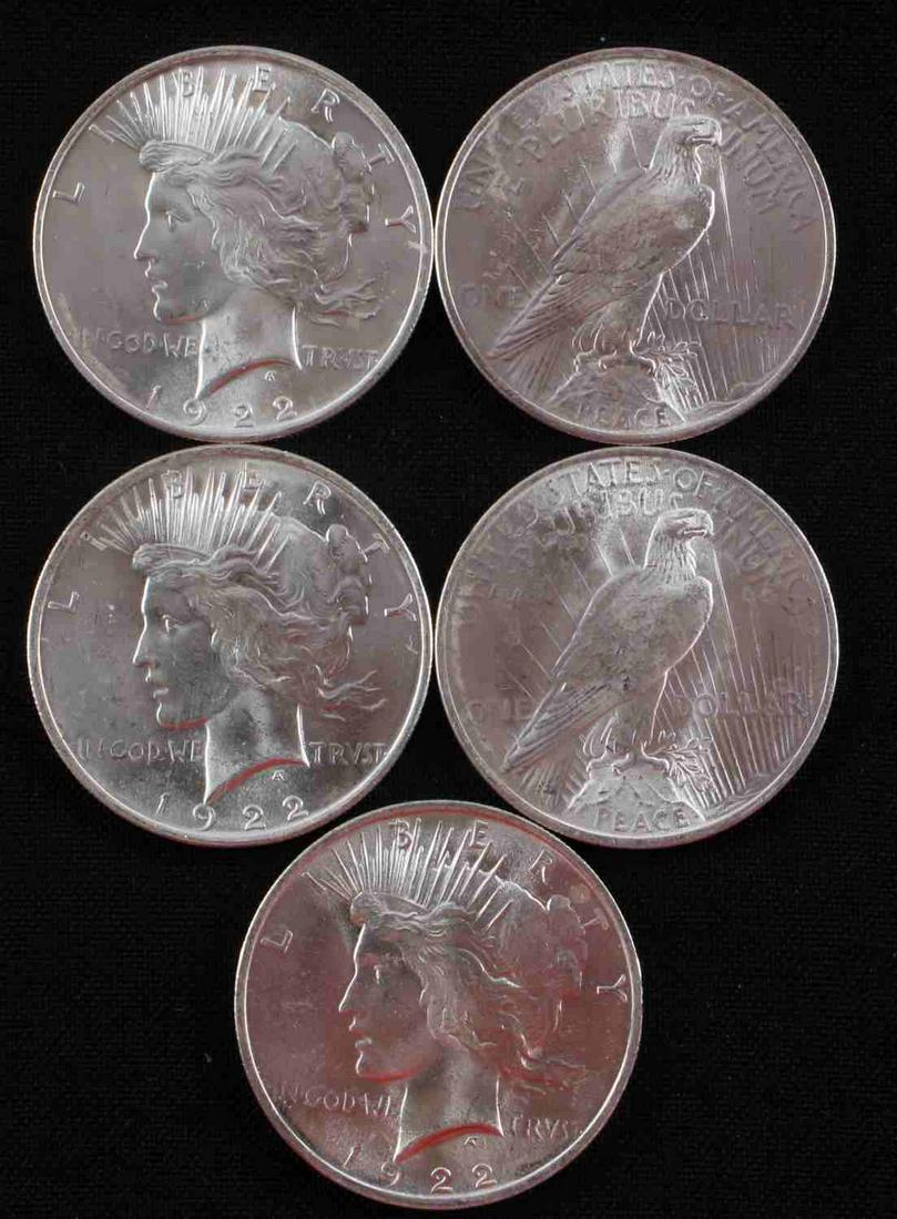 1922 PEACE DOLLAR BU SILVER COIN LOT OF 5: Lot includes 5 brilliant uncirculated 1922 silver Peace Dollars from the original roll in full mint luster with minimal contact marks.