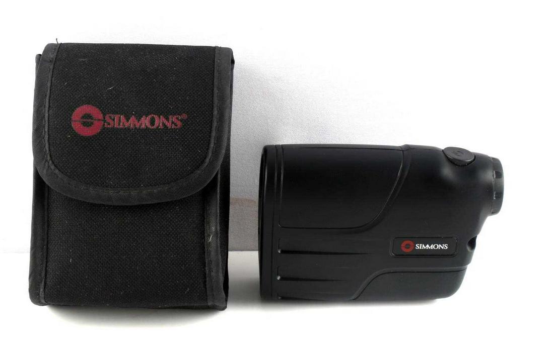 SIMMONS IR RANGEFINDER W CASE FOR GOLF & HUNTING: Simmons 801405 Rangefinder, 4x20LRF 600 great for golf or hunting. Battery powered, uses a 9V power supply. Very good condition, tested and working. Like new.