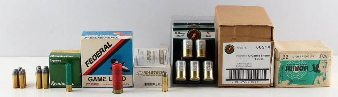 MIXED AMMO LOT 12 GA .45 COLT .22 .410 .44 S&W SPL: Over 800 rounds includes: 43 rds of .45 Colt, 500 rds of Junior .22 LR, 11 rds of .44 S&W spl, 20 shells of Remington .410, 25 shells of Federal 12 gauge, and 10 packs of 25-rd 12 gauge Shorty 4 Buck 