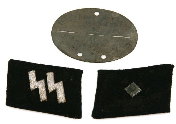 SS SERGEANTS COLLAR BADGES & AN SS PANZER ID TAG: Pair of collar badges to a Sergeant (SS SS-Unterscharfuhrer). Together with a 1st SS Panzer Regiment, 5 Wiking Dog tag ID.