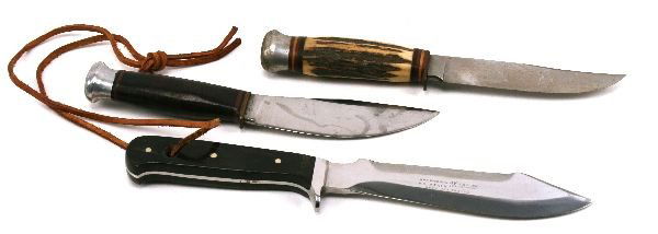 HUNTING KNIFE LOT OF 3 FISHER MARBLES KIENEL: To include; a 6 inch blade by Fisher, wood grip. a vintage 4 inch bladed knife by Marbles and a vintage 5 inch bladed knife by Kienel & Piel. No sheaths.