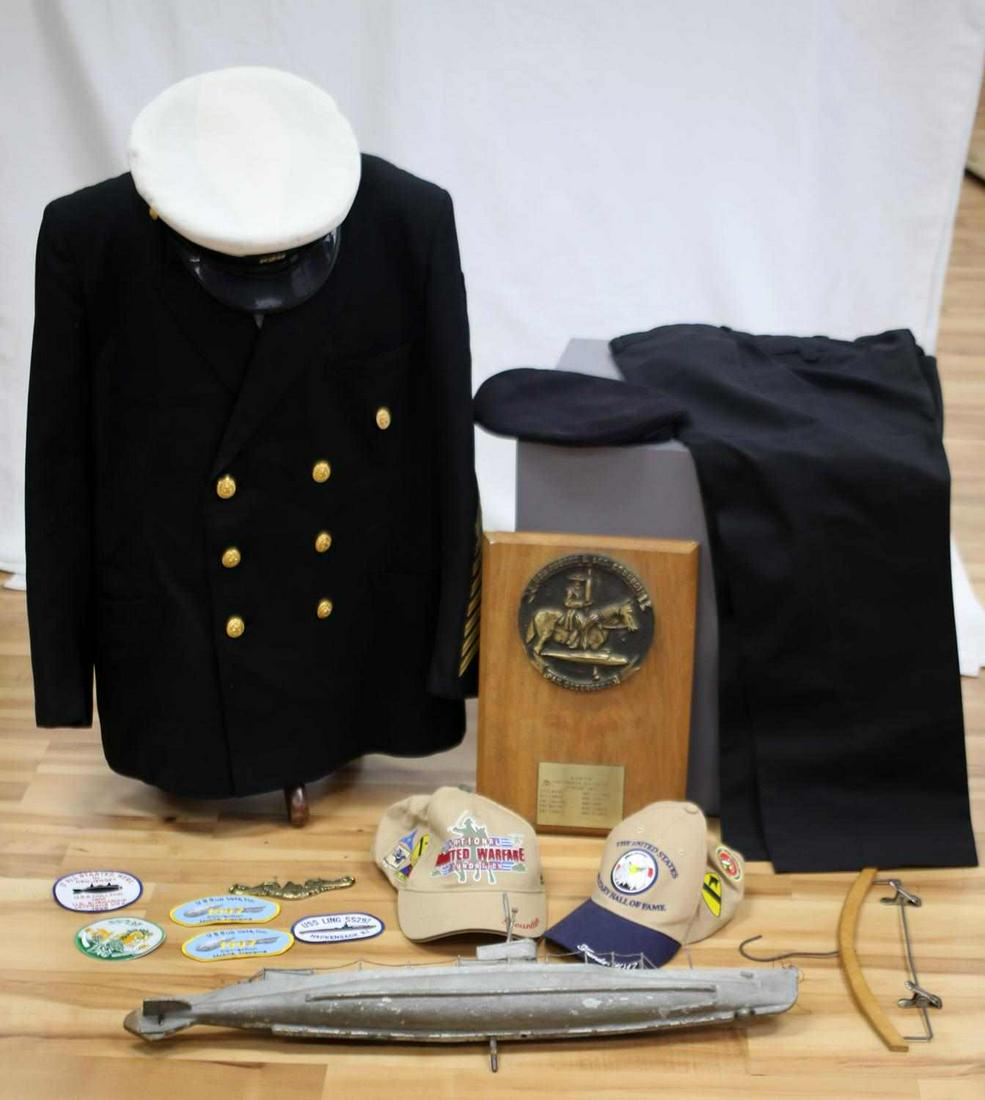 MASTER CPO UNIFORM ROBERT E LEE SUBMARINER LOT: Includes QMCPO dress tunic, visor 30 year service stripes, came with decommissioning plaque of SSN 601 Robert E. Lee 1983 the only QM listed is Searle, uncertain but this may be him, twin dolphins bra
