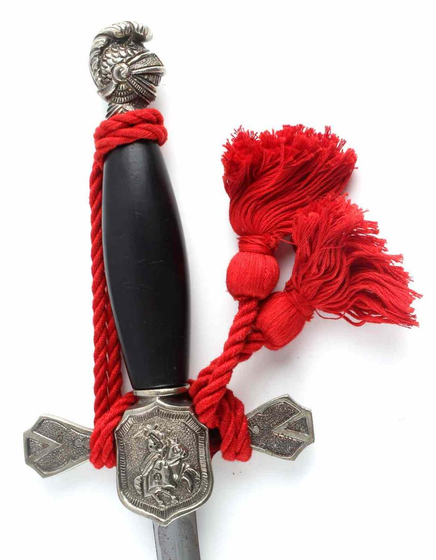 KKK KU KLUX KLAN 2ND GENERATION OFFICER RANK SWORD: Knight Rider and KKK on crossguard, 1920's second generation type. A few spots on blade, otherwise very good original condition. This lot has a reserve.