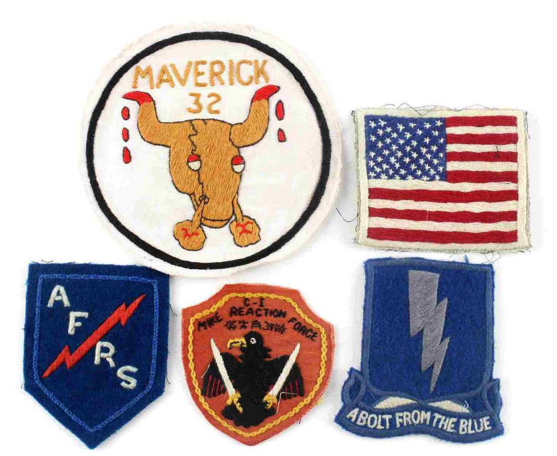 4 VIETNAM ERA USAF AIR FORCE COMBAT UNIT PATCHES: (4) USAF Vietnam Era Air Force Combat Unit Patches. Plus one Mike Force patch. All hand and machine embroidered on a cotton backing. Theater in country sewn by a mamason in Vietnam. Unauthenticated, s