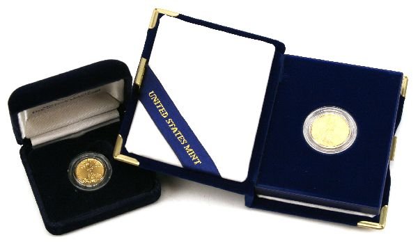 GOLD AMERICAN EAGLE 1/10 AND 1/4 OZ. COIN LOT: A 1990 proof $10 gold quarter ounce American Eagle boxed as issued from the mint, along with a 1/10 ounce $5.00 coin in an aftermarket box.