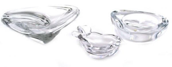 MIXED SIGNED CRYSTAL DISH LOT: A collection of three signed crystal dishes, including a Val St Lambert crystal dish measuring 8 1/2 inches in diameter and 2 inches tall, an Art Vannes France crystal pear shaped dish measuring 3 1/2