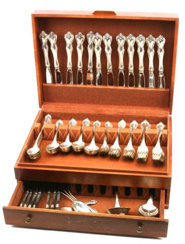 TOWLE 1959 DEBUSSY STERLING SILVER 94 PIECE SET: 94 piece boxed set of Towle 1959 Debussy sterling silver as follows: (12) 9.88 inch weighted butter knives, (7) 8.25 inch iced tea spoons, (19) 6 inch tea spoons, (5) 6.5 inch soup spoons, (8) 5.5 inc
