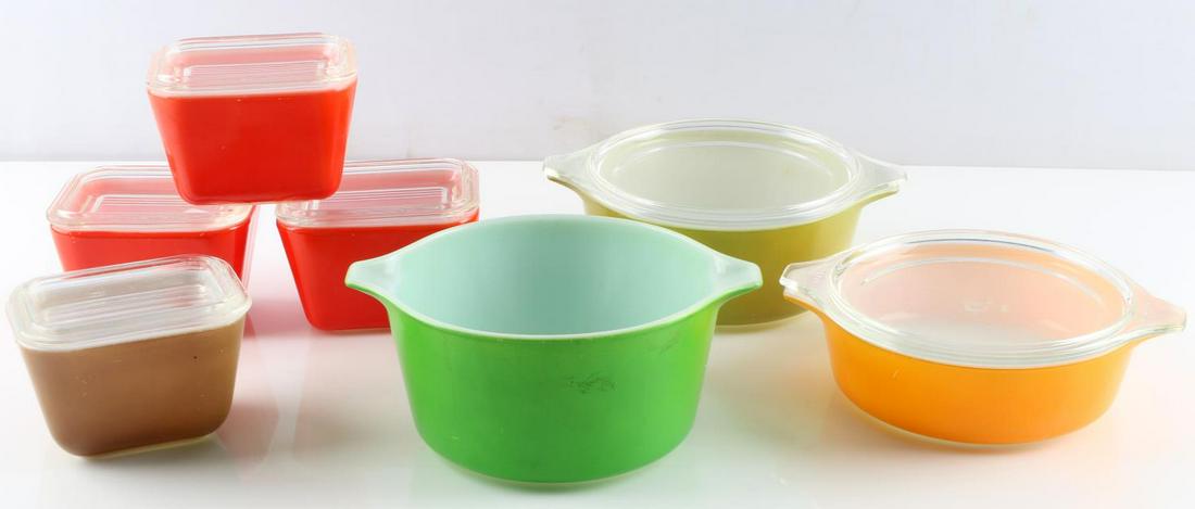 1960S 1970S VINTAGE PYREX BAKING DISH BOWL LOT: Lot includes Verde, Daisy, Crazy Quilt (no lid) and Primary color pieces, two 6 inch clear lids and 4 small clear lids. All in good pre owned condition.