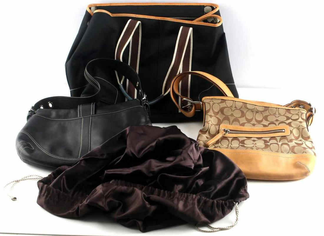 VINTAGE COACH DESIGNER SHOULDER BAG LOT: Lot of 3 includes Coach designer bags in very good pre owned condition. Serial numbers include: No. D0778-F10192, No. E05K-9362, No. A05K-5071.