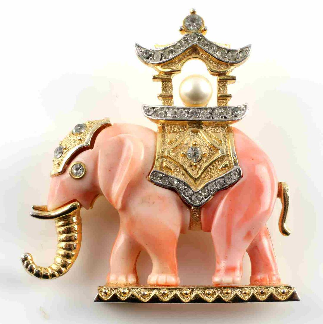 HATTIE CARNEGIE LUCITE ELEPHANT FIGURAL BROOCH: Vintage designer costume brooch by Hattie Carnegie. In very good condition measuring 2 x 2 1/4 inch.