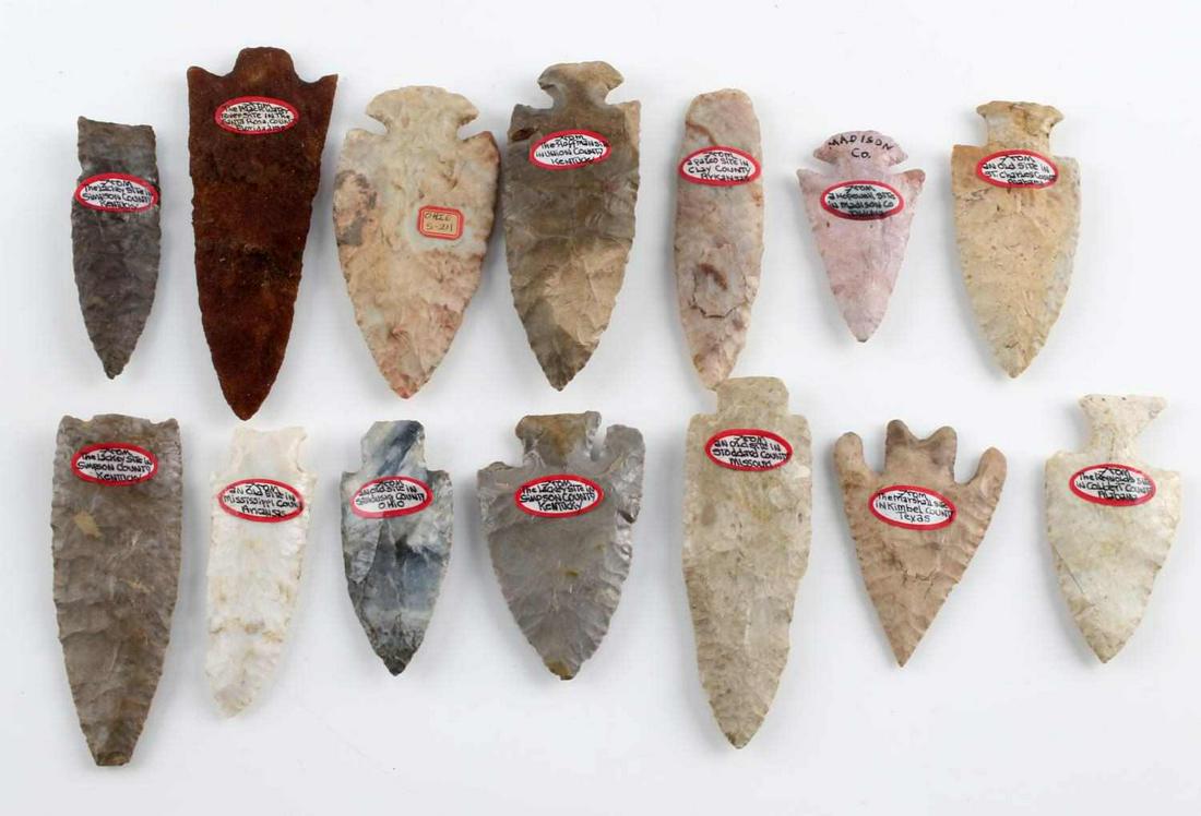 NATIVE AMERICAN FOUND ARROWHEAD LOT OF 14 ARCHAIC: 14 Riker mounted arrowheads. Variety of shapes and materials. All found in Mississippi, Ohio, Texas, Kentucky, and Alabama. Archaic - Woodland period. Corner notched, side notched, contracting stem, a