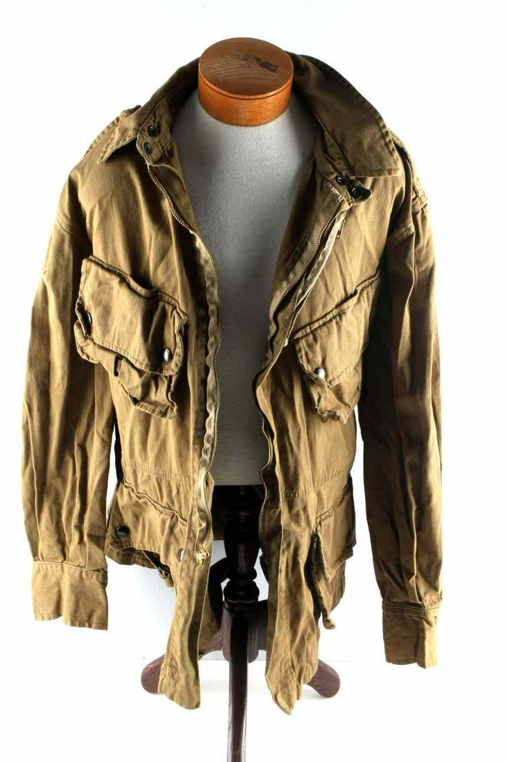 WWII US MILITARY AIRBORNE PARATROOPER JUMP JACKET: Cotton jacket with four pockets and belt, size medium. Very good condition. Unauthenticated