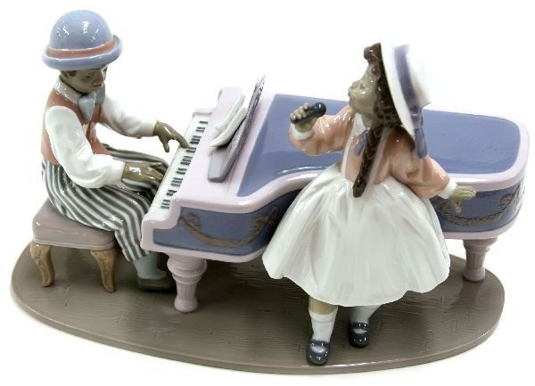 LLADRO BLACK LEGACY COLLECTION "JAZZ DUO" DAMAGED: 69046a LLADRO BLACK LEGACY COLLECTION "JAZZ DUO" DAMAGED Retired "Jazz Duo" from the Black Legacy collection #5930. Piano player has 1finger broken off, it is included, otherwise very good condition.