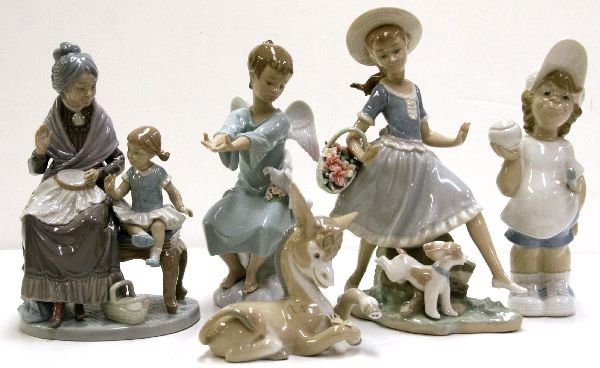 RETIRED LLADRO PRCELAIN FIGURINE LOT OF 5: 69055 RETIRED LLADRO PRCELAIN FIGURINE LOT OF 5 A great lot of 5 retired Lladro figurines including: a 9 inch "Tennis Player Puppet" #4966, a 5 inch "Donkey in Love" #4524,a 9 inch "A Visit with Grann