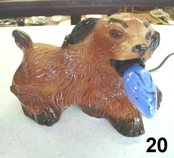 VINTAGE DOG LAMP W LIGHT HANKSCRAFT KITCHY WEIRD: ANTIQUE HANKSCRAFT CO. CERAMIC COCKER SPANIEL HOLDING CHRISTMAS LIGHT IN MOUTH LAMP-CITCHY ADORABLE
