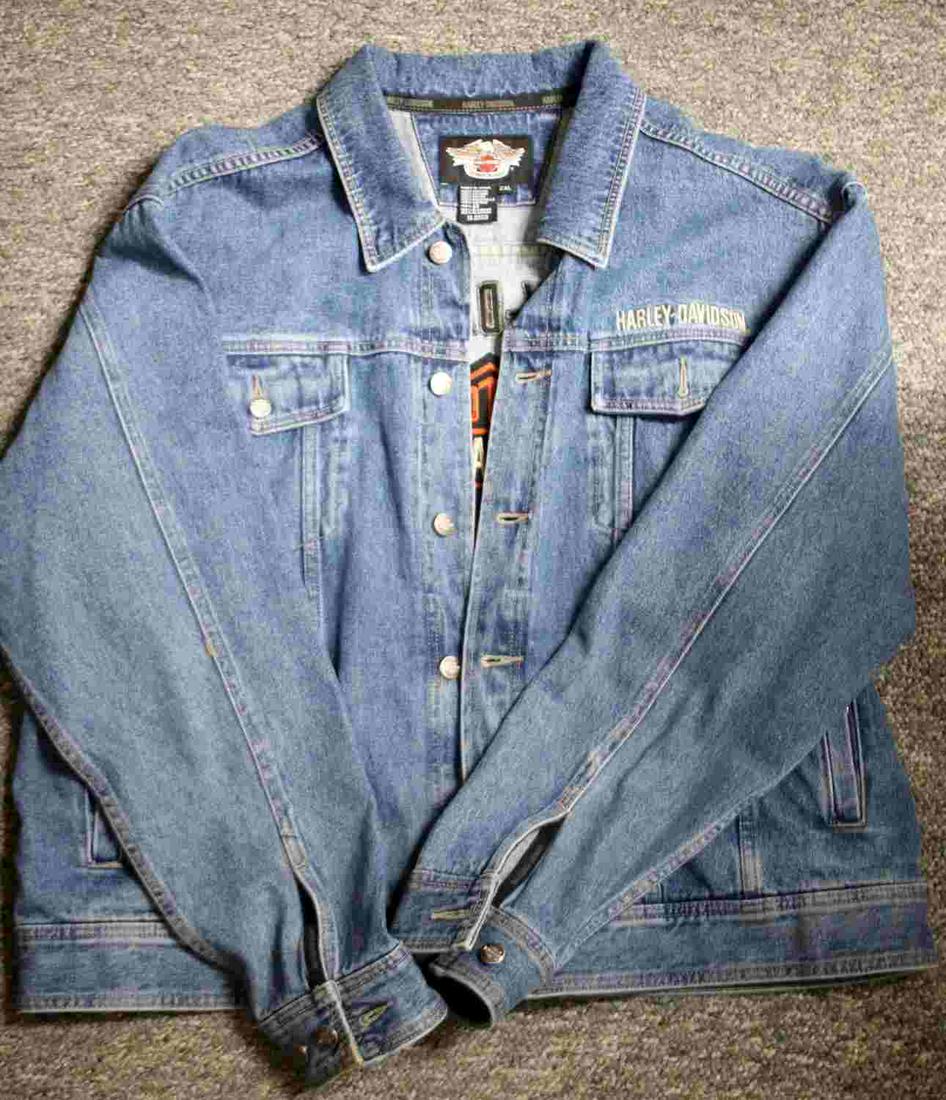 HARLEY DAVIDSON BAR & SHIELD LOGO 2XL DENIM JACKET: Harley Davidson Bar and Shield Logo 2XL Denim jacket. Made of 100% cotton. Snap down collar, with two hook and loop closure chest pockets. Two outside pockets and two inner pockets. Back has embroider