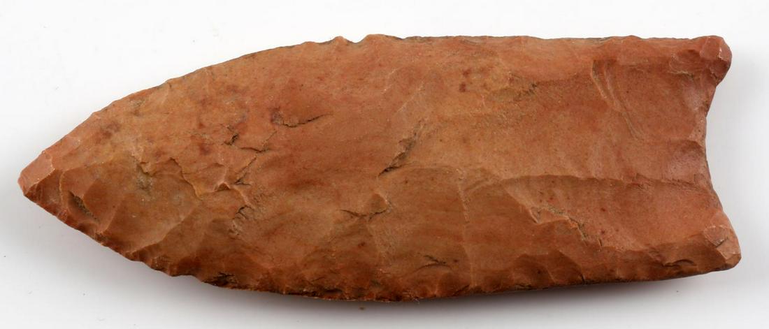 PALEO NATIVE AMERICAN CLOVIS CHERT ARROWHEAD: Paleo Native American Clovis chert arrowhead. Found in Alabama. Measures 2 5/8 inches. Good condition. Good patination and mineralization.