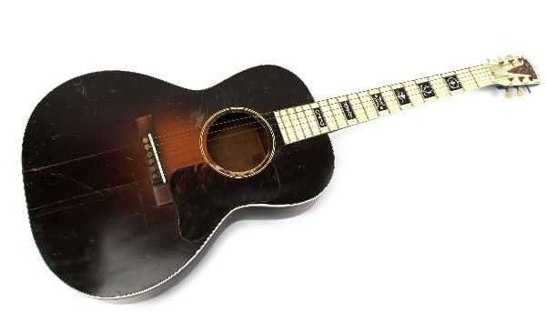 C1935 GIBSON LC CENTURY OF PROGRESS GUITAR: Figured maple back and neck, white pearloid fingerboard and peghead veneer (one broken but present), mother of pearl and rosewood inlaid fret markers, firestrip celluloid pickguard glued to the top ( 