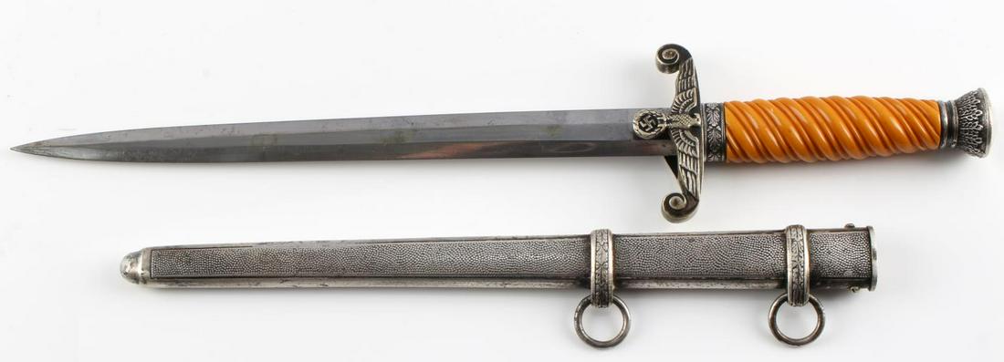 WWII GERMAN THIRD REICH HEER DAGGER BY WINGEN: Very nice Bakelite grip Wingen dagger, dent free pebble dagger, very good blade, original condition.