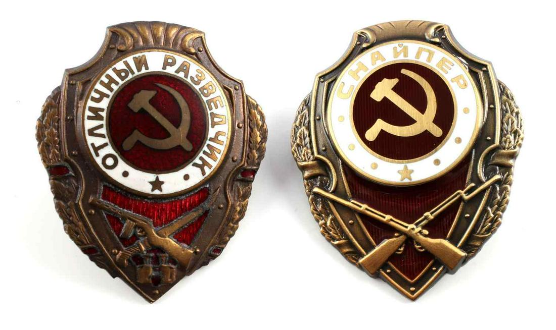 LOT OF 2 WWII SOVIET BADGES SNIPER RECONNAISSANCE: Includes Distinguished Sniper and Distinguished Reconnaissance. Screw on back. Good condition. Measure 1 3.4 inches. Unauthenticated, sold as is.