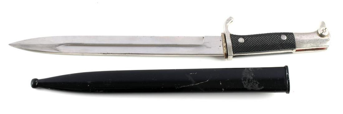 WWII GERMAN REICH K98 HEER DRESS BAYONET: WWII German Reich Heer dress bayonet for K98. Blade measures 9 9/16 inches long, and is marked on ricasso "E. Pack & Sohne Solingen" Bayonet locking mechanism is in good condition. Blade is loose from