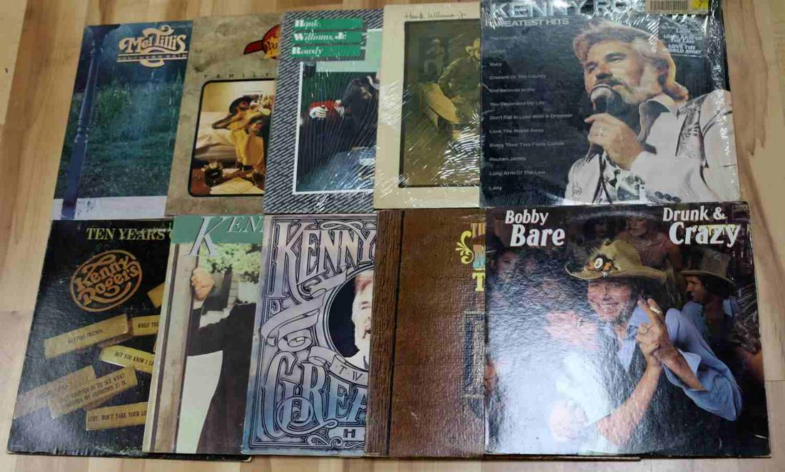 10 ASSORTED 1970S & 80S COUNTRY MUSIC VINYLS: Lot of 10 assorted 1970's and 1980's country music vinyls. Kenny Rogers Twenty Greatest Hits, Kenny Rogers Share Your Love, Kenny Rogers 10 Years of Gold, Kenny Rogers Greatest Hits, Hank Williams Jr.