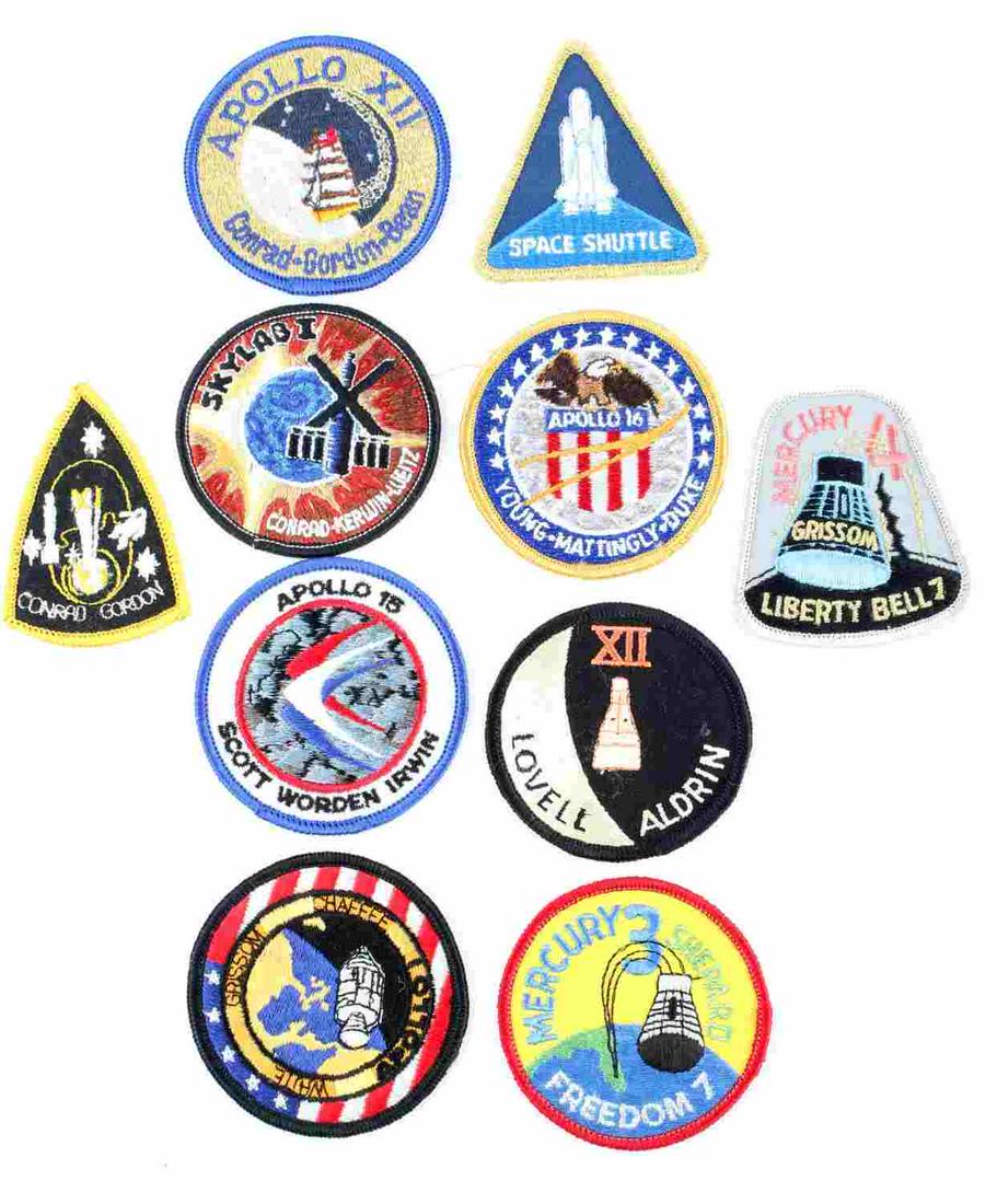 LOT OF 10 NASA ASTRONAUT SPACE SUIT PATCHES: Lot of 10 NASA astronaut space suit mission rocket patches. All measure between 2 - 3 inches in diameter. Machine embroidered and woven cloth construction. Very good condition overall. Unauthenticated