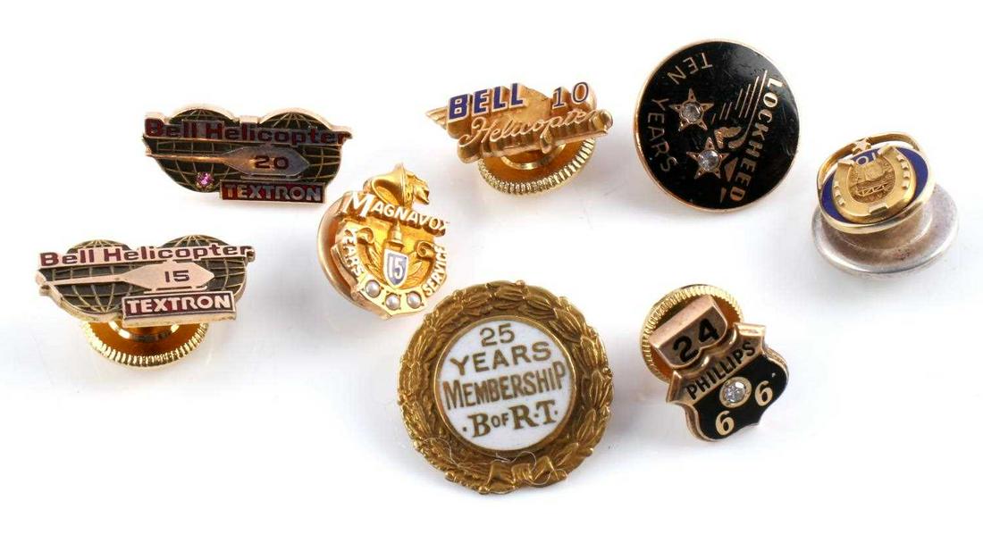 7 ASSORTED 10KT GOLD PIN LOCKHEAD BELL HELLICOPTER: An assortment of 7 gold pins including Phillips 66, Lockhead, Bell Hellicopter, Magnavox, and more. All in very good condition and marked 10K-14K. 14.8 grams.