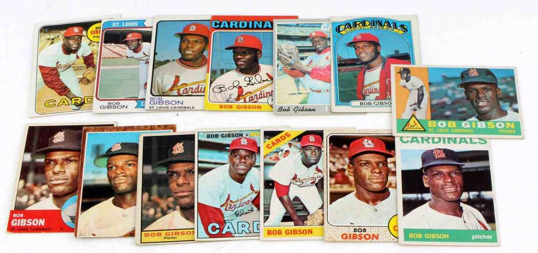 14 SAINT LOUIS CARDINALS BOB GIBSON BASEBALL CARDS: 14 1961-1974 Topps St. Louis Bob Gibson baseball cards. All 4 and below.