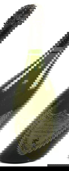 1973 DOM PERIGNON CUVEE CHAMPAGNE-750ML BOTTLE: Monet et Chandon Cuvee Dom Perignon 750ml bottle. 12.7% abv. Into the neck fill level. Cork and foil intact. Label in very good condition.