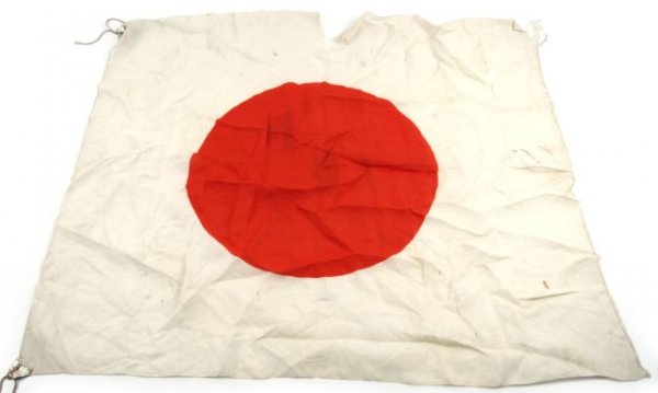 WW2 JAPANESE MEATBALL SILK BATTLE FLAG: A WW2 Japanese battle flag, some tears no inscriptions 2x3 feet