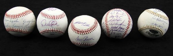 5 BASEBALLS EACH WITH MULTIPLE AUTOGRAPHS: Included is a ball signed by Warren Spahn and another player with "pray for rain" written on it. There is a Golden Glove ball numbered 82/2000 with MLB hologram number 264246 signed by Roberto Alomar.