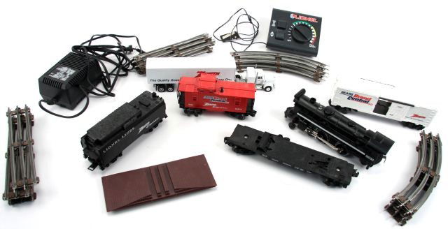 LIONEL TRAIN 8632 LOCO SET ZENITH EXPRESS: LIONEL 8632 HO gauge Zenith train set with throttle, transformer, track , coal car and 3 cars, also has truck and flatbed.