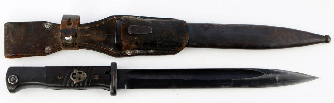 WWII GERMAN REICH POLICE MAUSER K98 BAYONET: WWII German Reich police Mauser SG98 bayonet scabbard & frog with matching serial numbers. Blade in good condition with some service wear, marked on ricasso with serial number "7959 i", reverse of ric