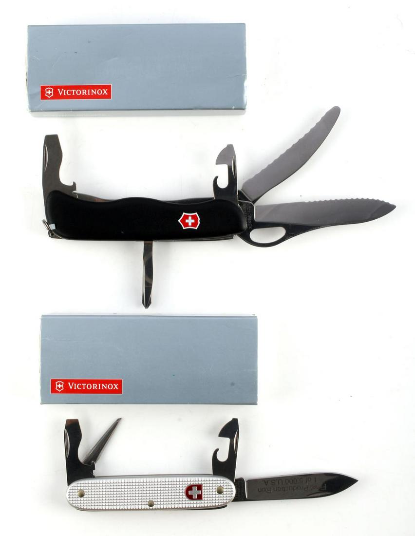 VICTORINOX SWISS ARMY KNIFE 2 RETIRED KNIVES: Pre owned, like new in original boxes. Lot of 2 includes 53939 Silver Soldier 61 with 1 of 5000 final production etched on blade and 55869 One Hand Parachutist.