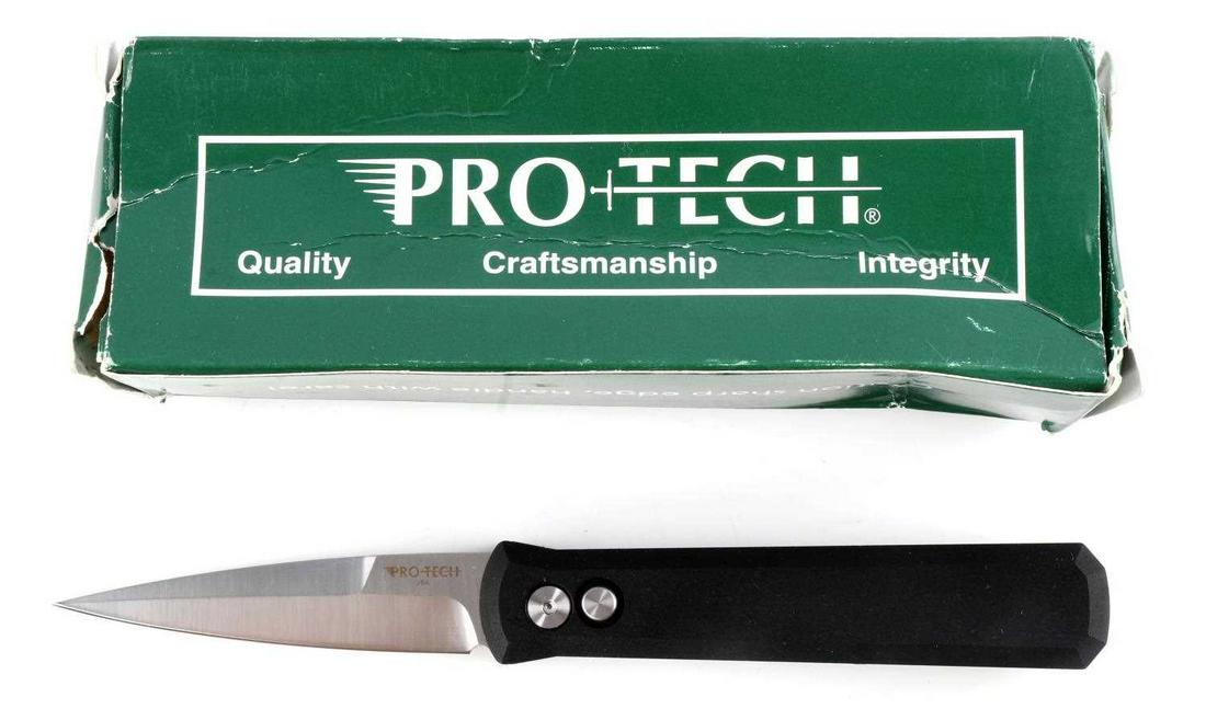 PRO TECH GODSON 720 AUTO FOLD SWITCHBLADE KNIFE: Pro Tech, American made, Godson Automatic knife Model 720 with black handle, 3.15 inch bead blast switchblade style knife blade. Unused condition
