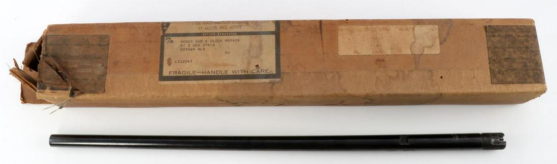 BROWNING SA 22 LONG BELGIUM MADE RIFLE BARREL: Used, clean bore, 70% bluing intact. Serial number 7T 69338. Barrel length 18 5/8 inch (not including the treading). Original box included.