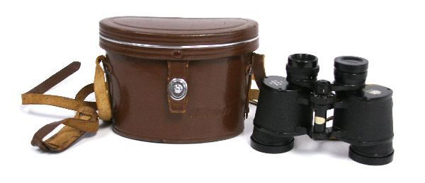 NIPPON KOGAKU NIPPON J-B7 NIKON BINOCULARS: 7 X 35 7.3 with original leather strap and case. Excellent condition.