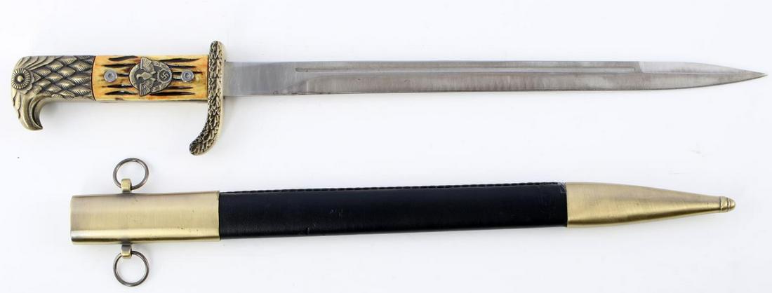 WWII GERMAN THIRD REICH POLICE DAGGER STAG GRIP: WWII German Third Reich Police Dagger, measures approx. 16 inches in total length with an 11 inch blade. No markings on blade. Eagle styled, plastic stag-like grip with an oak leaf crossguard and poli