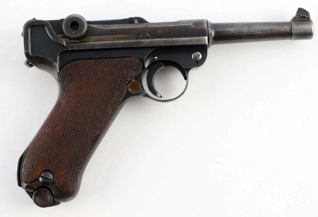 WWI GERMAN EMPIRE PO8 COMMERCIAL LUGER PISTOL: WWI German Empire PO8 commercial 9mm Luger pistol in very good condition. Pistol has no military acceptance marking, so a commercial buy. Marked "DWM" (Deutsche Waffen und Munitionsfabriken) on top of