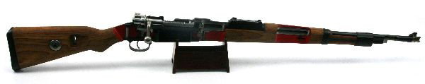 K98 MAUSER CUTAWAY MODEL WORKING PARTS: Gunsmiths cutaway training model of a Mauser K98 rifle, for training and gunsmithing. Working and moving bolt, trigger, firing pin, etc. Cross section cut away for each significant part of the gun, di