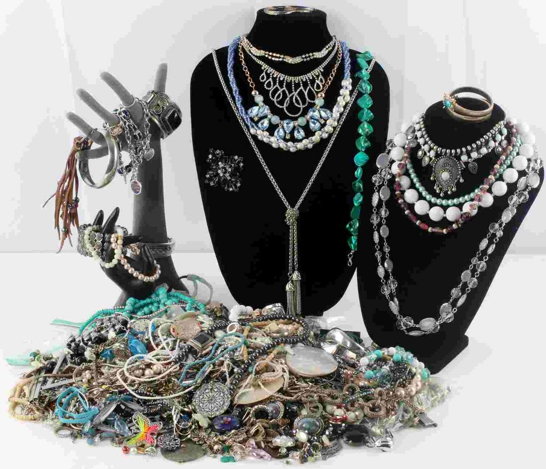 13 POUNDS OF UNSEARCHED COSTUME & SILVER JEWELRY: Large 13-pound lot of unsearched costume & silver jewelry lot. Modern to vintage styles. Includes bracelets, rings, necklaces, individual charms, broaches, and more. Some pieces are marked and/or name